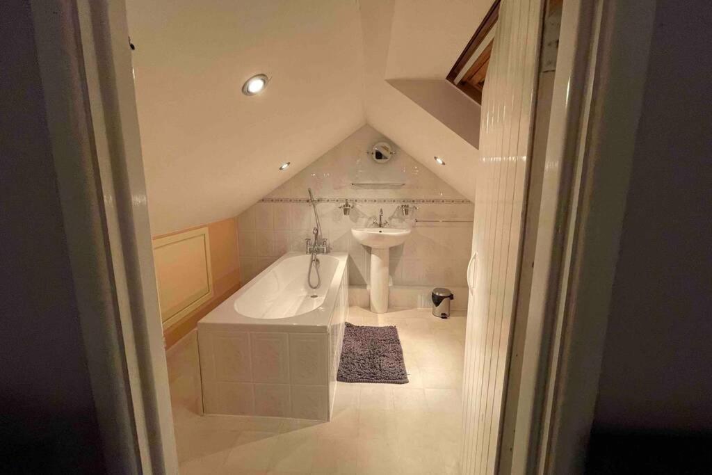 Hednesford Detached Bungalow II Big Garden II Pet Friendlyヴィラ エクステリア 写真