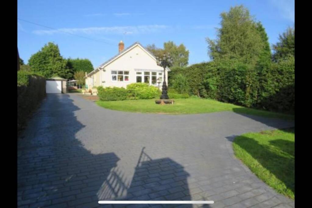 Hednesford Detached Bungalow II Big Garden II Pet Friendlyヴィラ エクステリア 写真